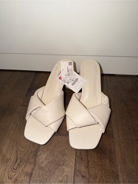 Stradivarius Cream Knotted Square-Toe Slide Mules